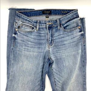 Judy blue womens denim. Size 5/27. Distressed relaxed fit high Rise